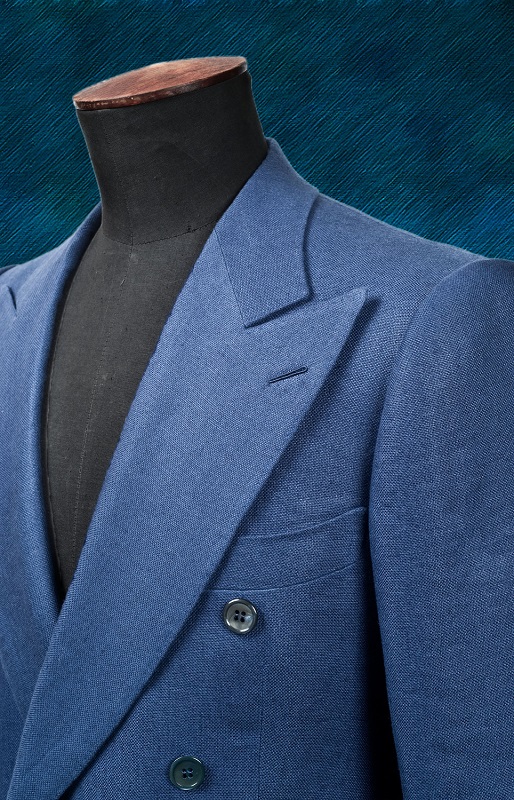 Example of peak lapels on double breasted suit